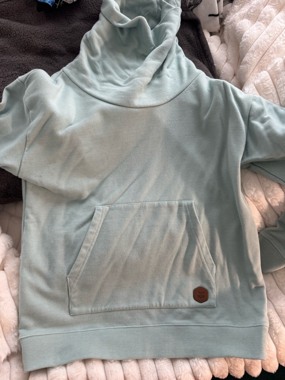 Jetty Women's Pullover Hoodie Sweater